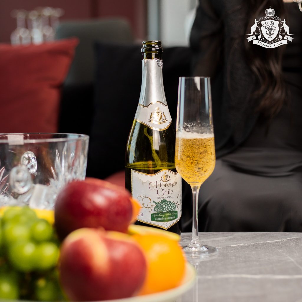 rượu vang ăn kèm với gì?